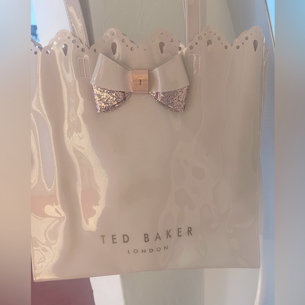 NWOT AUTHENTIC TED BAKER ICON JELLY TOTE in PALE SHIMMERY PINK 🎀🎀